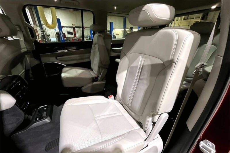 2022 Jeep Wagoneer Series III