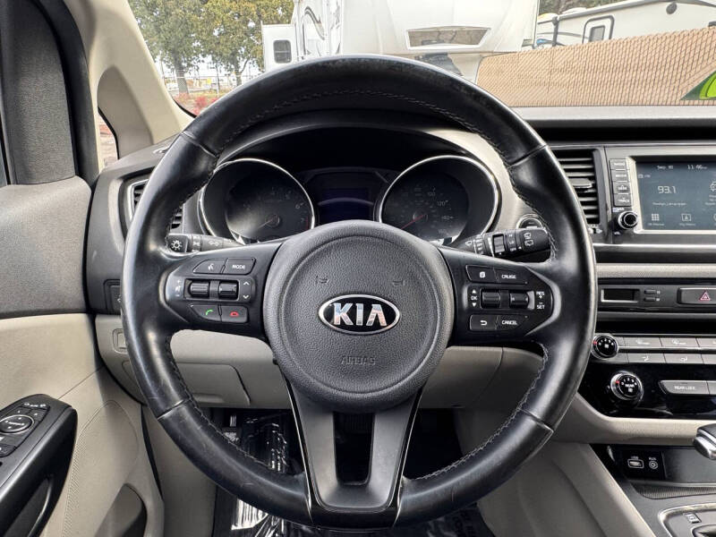 2017 Kia Sedona LX