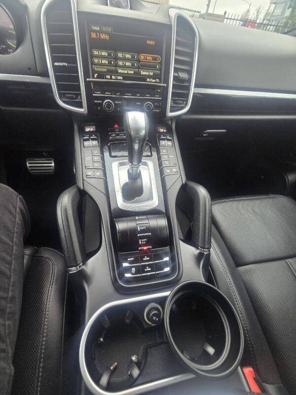 2016 Porsche Cayenne S E-Hybrid