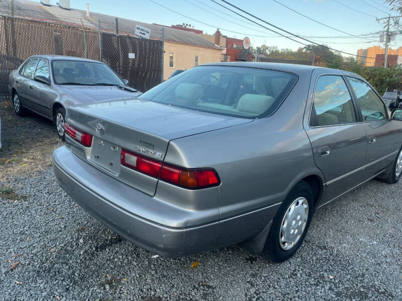 1999 Toyota Camry XLE photo 4