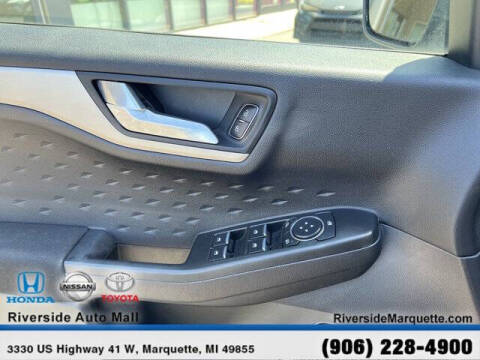 2020 Ford Escape SE
