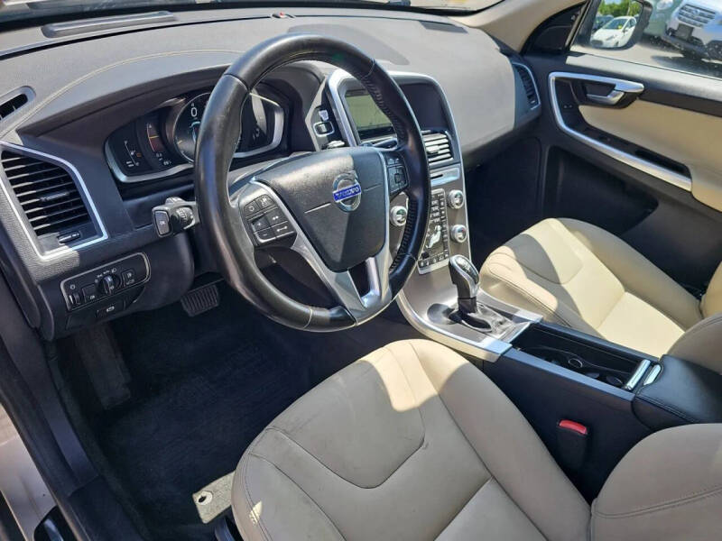 2016 Volvo XC60 T6 Platinum