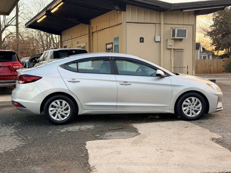 2019 Hyundai Elantra SE