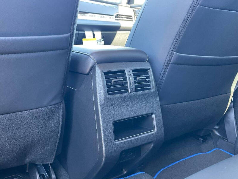 2025 Mitsubishi Outlander PHEV SE