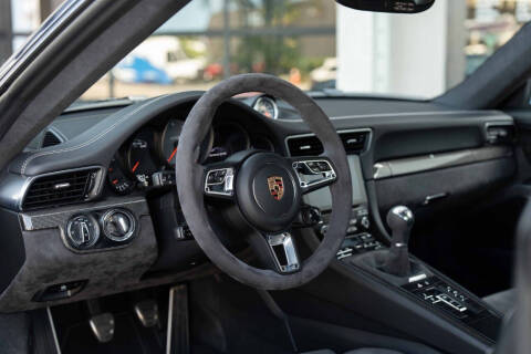 2017 Porsche 911 Carrera GTS