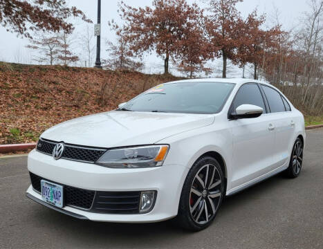 2013 Volkswagen Jetta for sale at VIking Auto Sales LLC in Salem OR