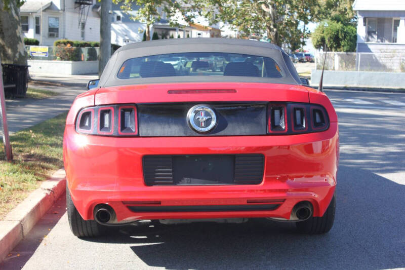 2014 Ford Mustang V6
