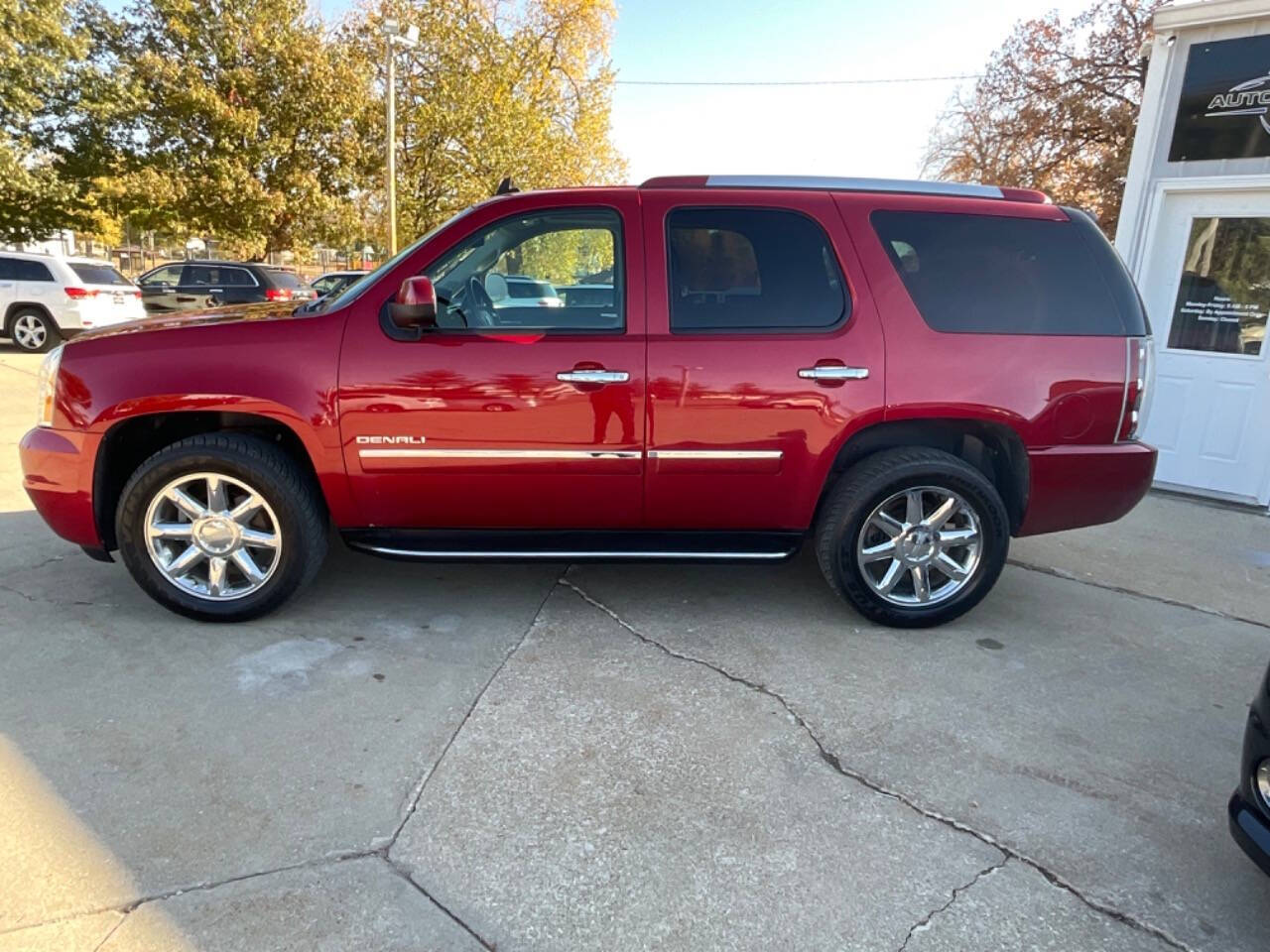 2013 GMC Yukon for sale at Auto Connection in Waterloo, IA