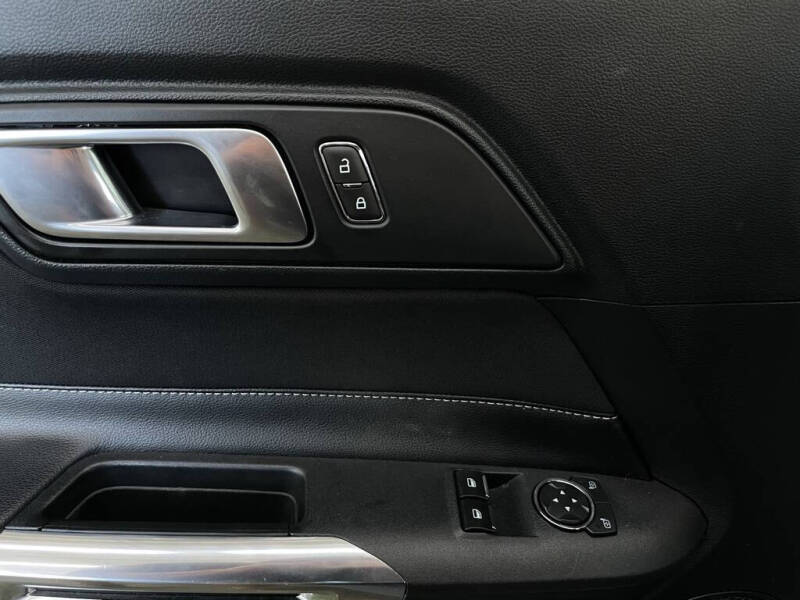 2020 Ford Mustang EcoBoost