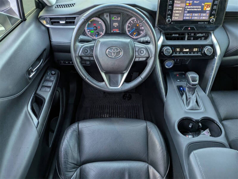 2022 Toyota Venza LE