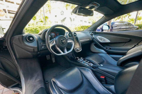 2023 McLaren GT