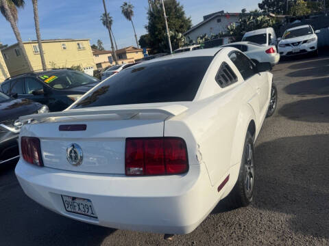 2006 Ford Mustang V6 Deluxe
