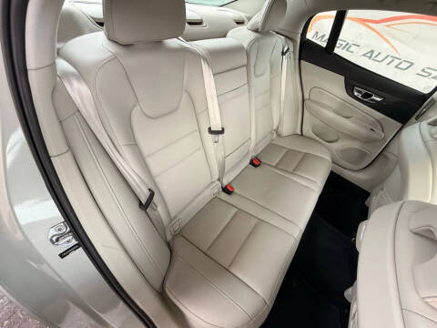 2019 Volvo S60 T6 Momentum