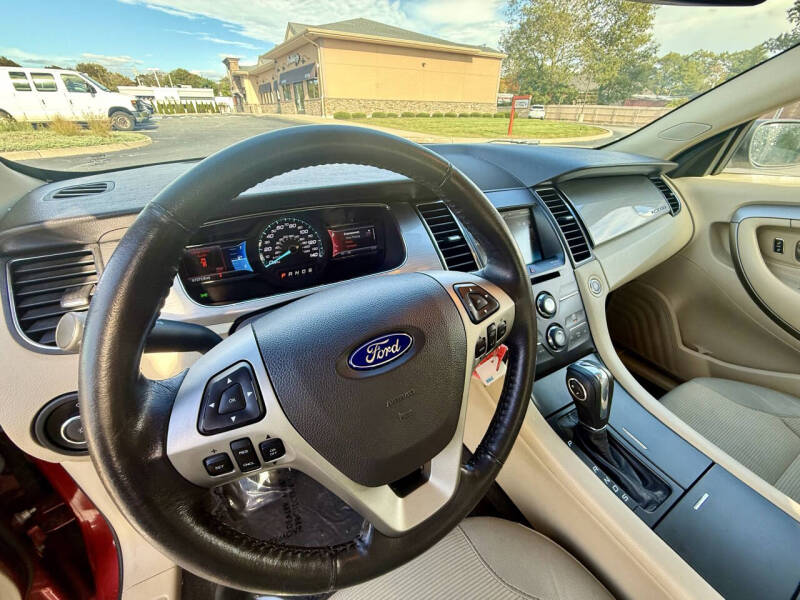 2013 Ford Taurus SEL