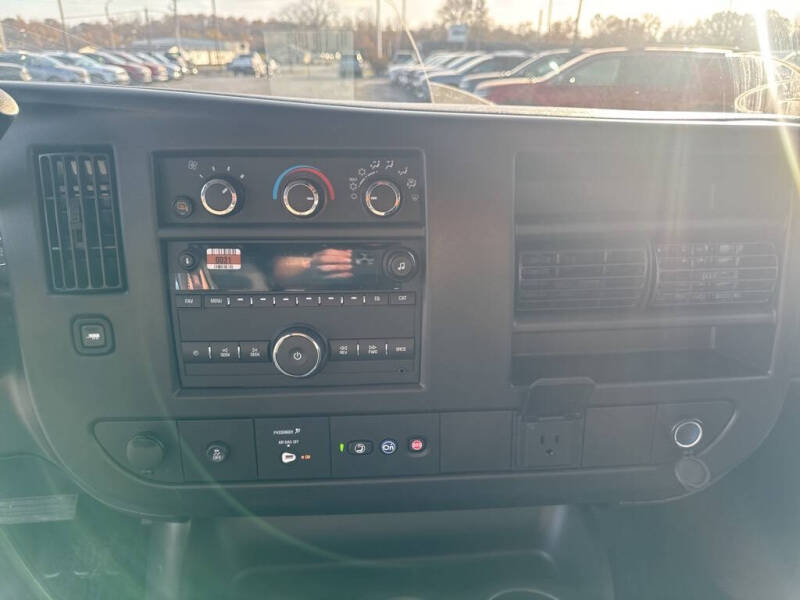 2025 Chevrolet Express 2500