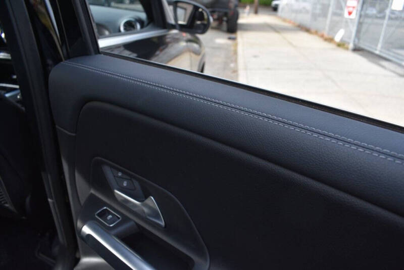 2025 Mercedes-Benz GLB GLB 250