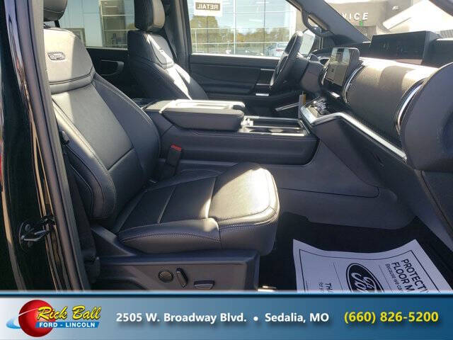 2025 Ford Expedition Platinum