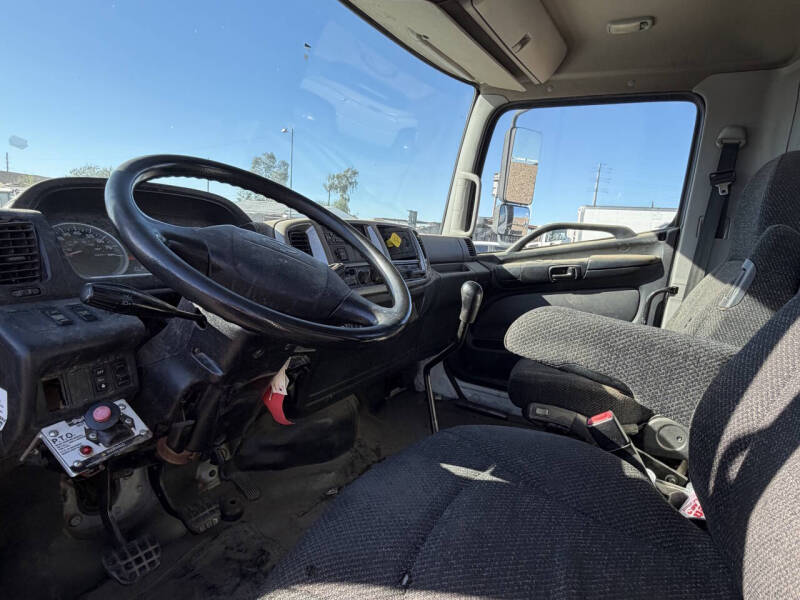 2011 Hino 338