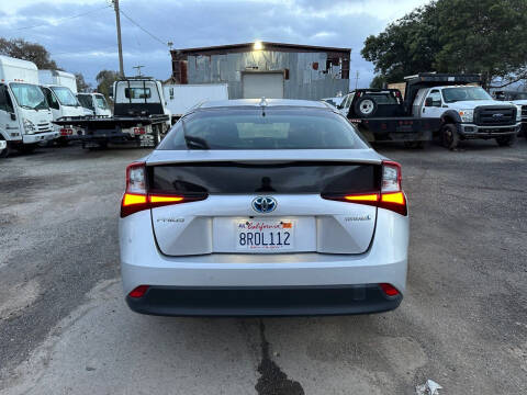 2019 Toyota Prius LE