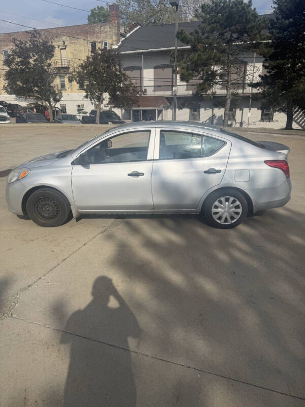 2014 Nissan Versa 1.6 S Plus