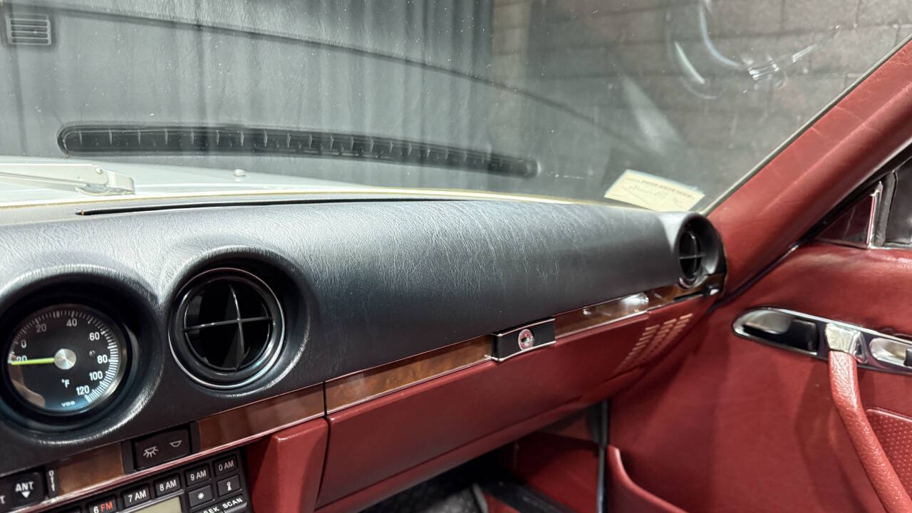 1988 Mercedes-Benz 560-Class 76