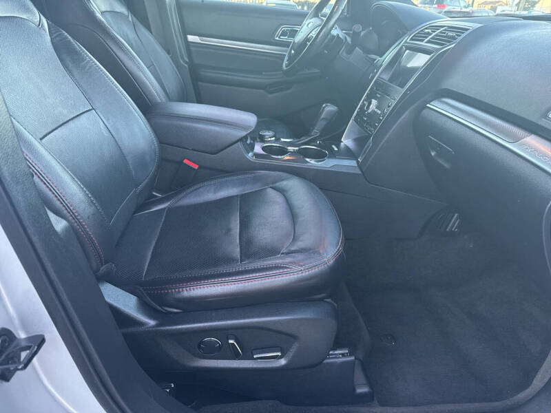 2018 Ford Explorer Sport