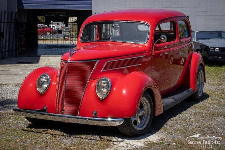 1937 Ford Tudor