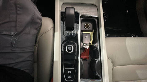 2023 Volvo S60 B5 Plus Dark Theme