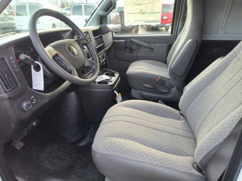 2025 Chevrolet Express 3500