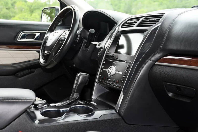2017 Ford Explorer Platinum