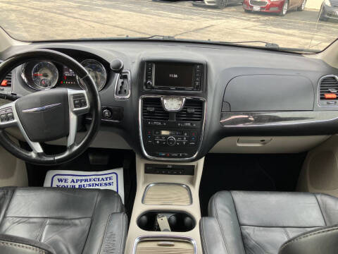 2013 Chrysler Town and Country Limited