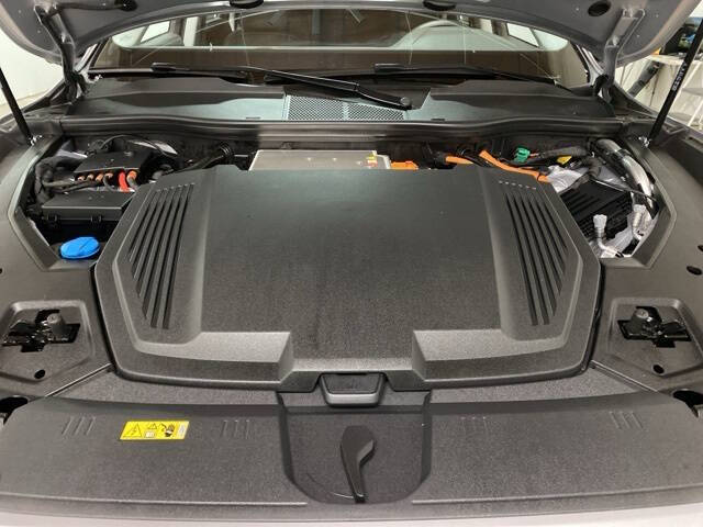 2023 Audi e-tron quattro Premium Plus