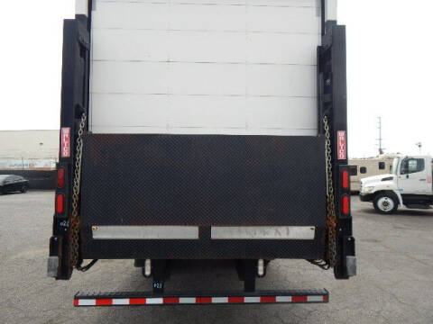 2016 Freightliner M2 106