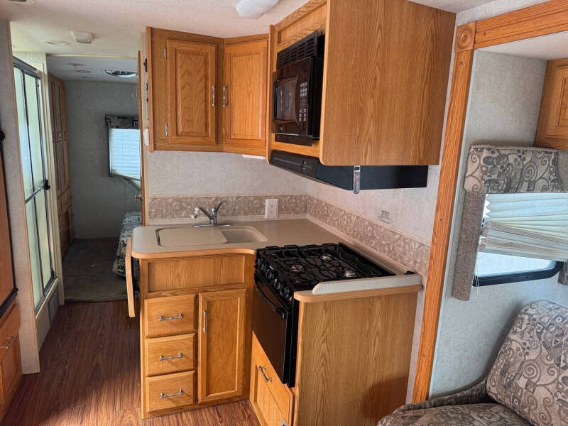 2006 Winnebago Outlook