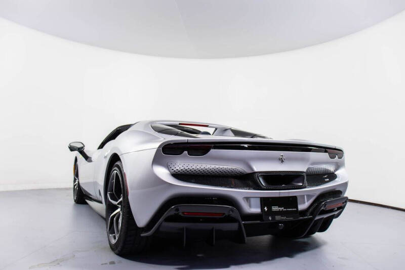 2025 Ferrari 296 GTS