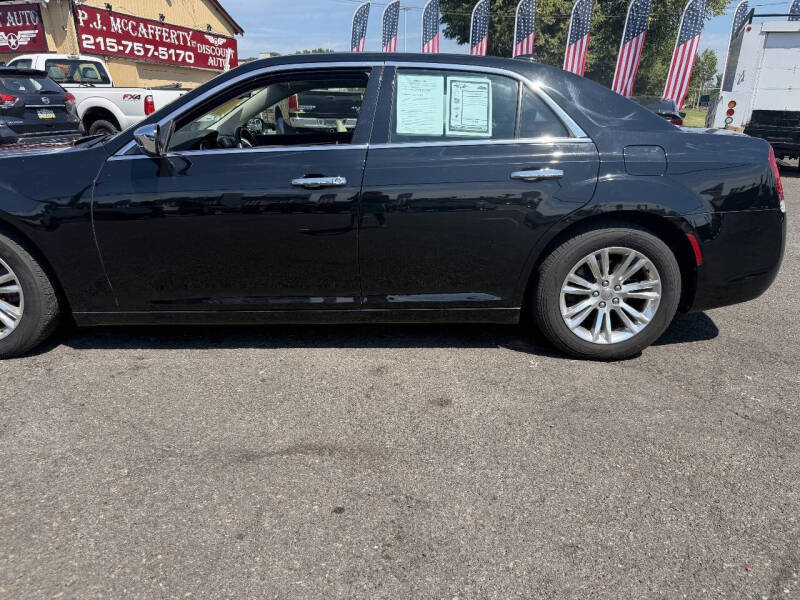 2017 Chrysler 300 C's photo