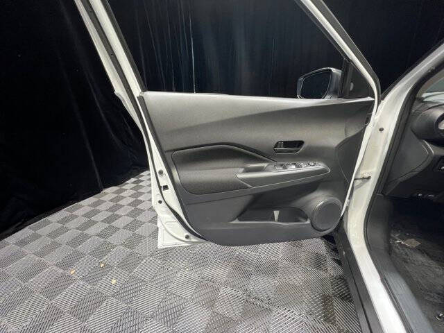 2025 Nissan Kicks Play S