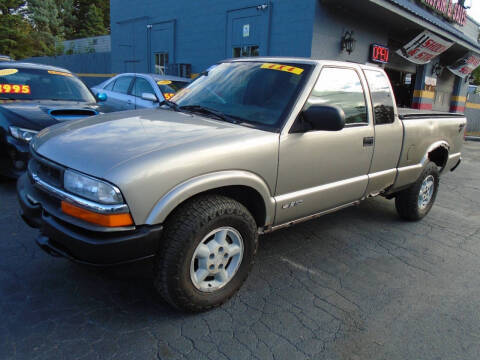 2000 Chevrolet S-10 LS