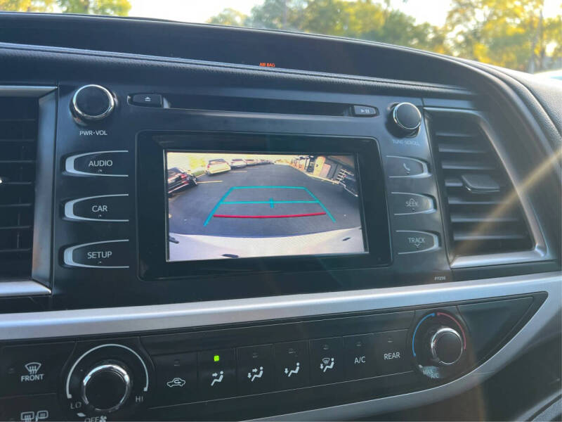 2017 Toyota Highlander LE