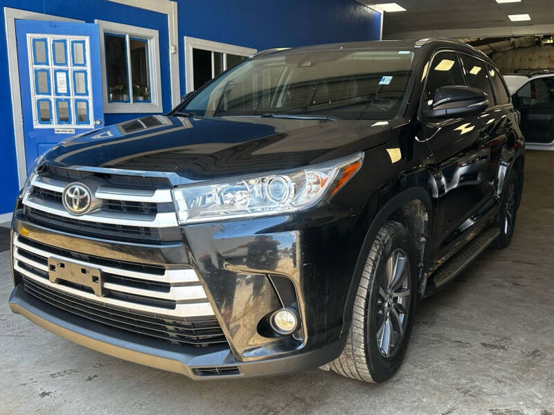 2017 Toyota Highlander for sale at Ricky Auto Sales in Houston TX