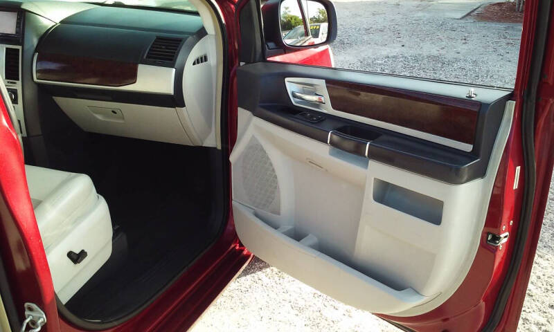 2010 Chrysler Town and Country Touring Plus