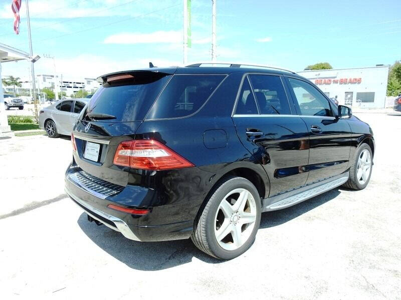 2015 MERCEDES-BENZ ML-Class SUV / Crossover - $17,900