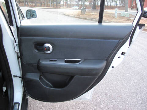 2009 Nissan Versa 1.8 S