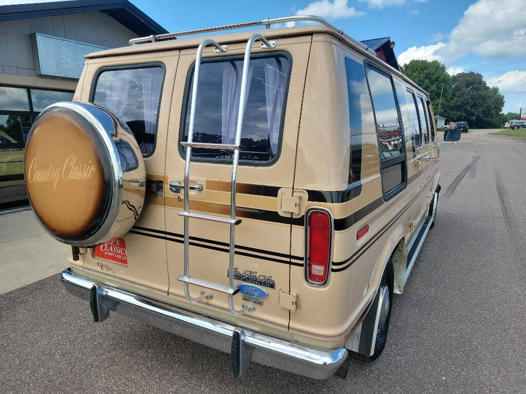 1984 Ford E-Series 16