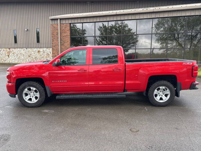 Used 2017 Chevrolet Silverado 1500 LT with VIN 1GCUKREC3HF230630 for sale in Maysville, KY