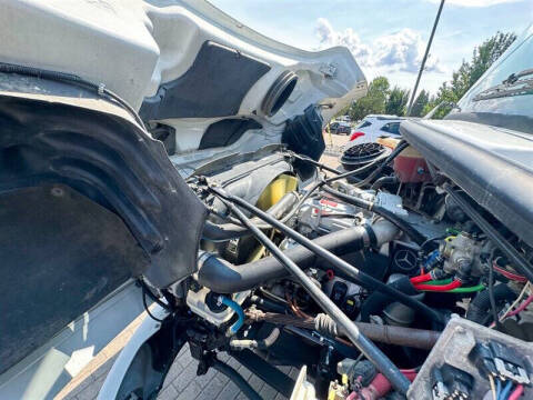 2006 Freightliner M2 106