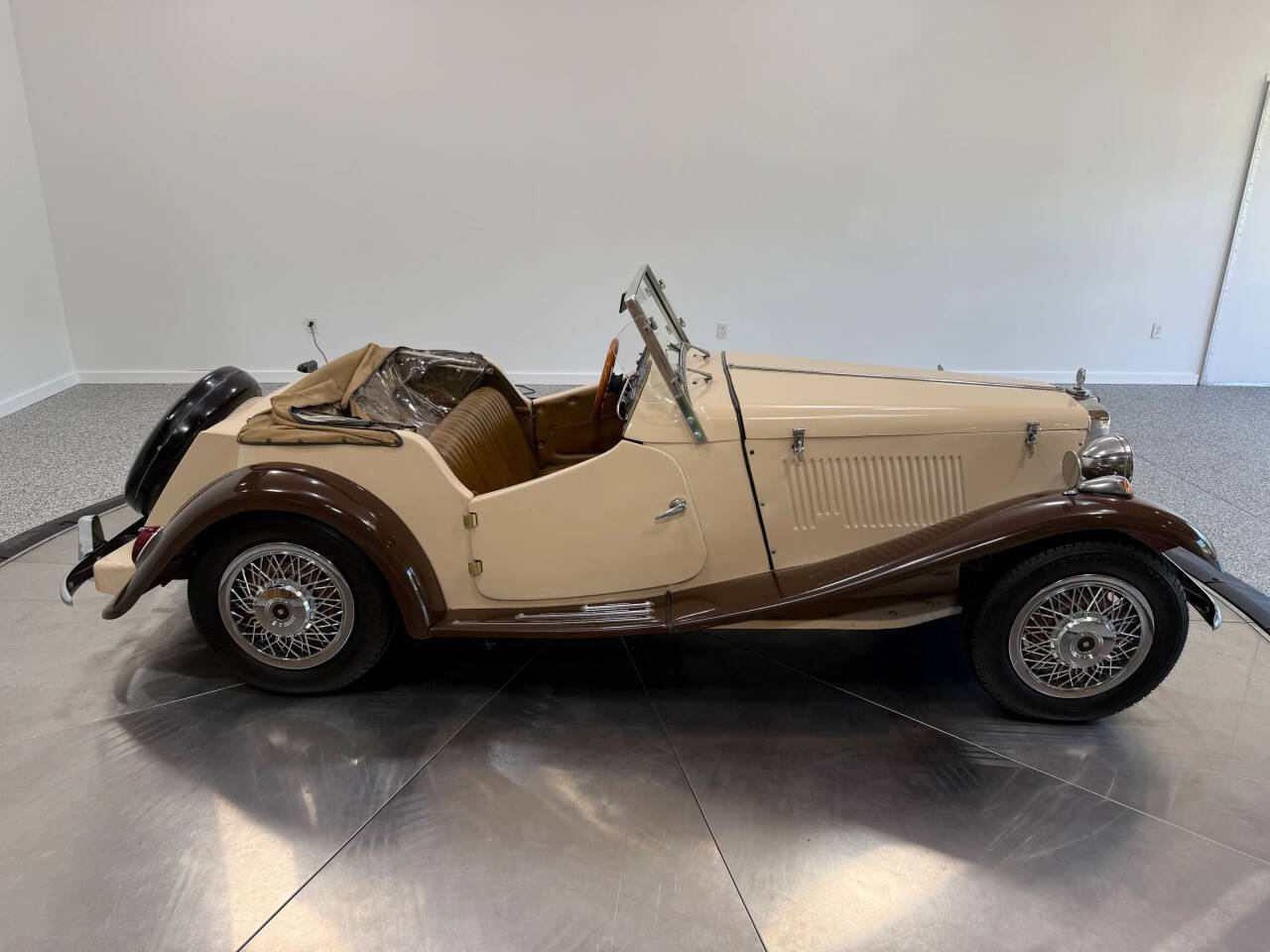 2011 Sp Constr MG Replica 21