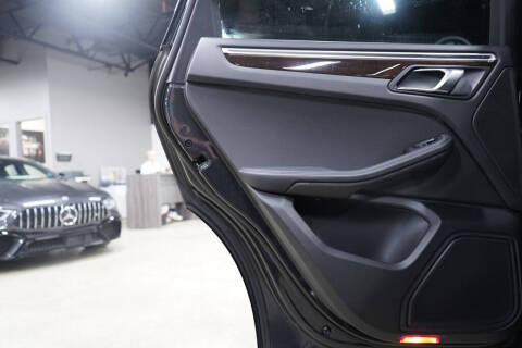 2023 Porsche Macan S