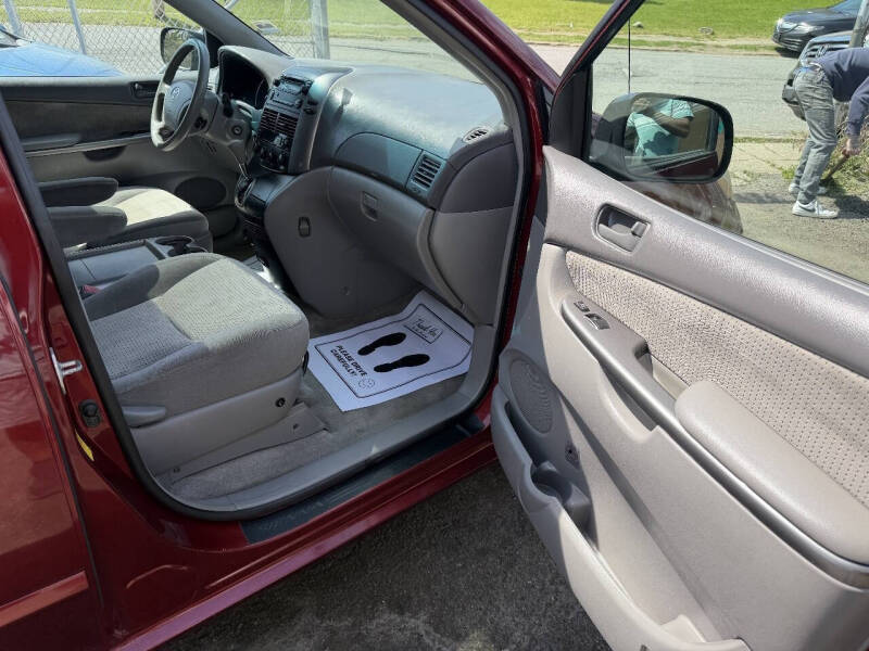 2007 Toyota Sienna CE 7-Passenger