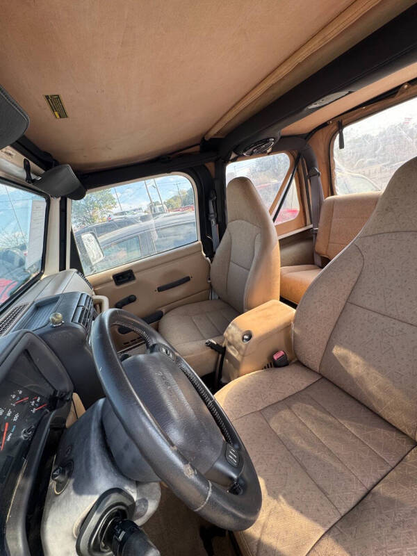 2002 Jeep Wrangler SPORT's photo